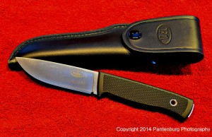 The handle on this Fallkniven F1 is very comfortable to use.